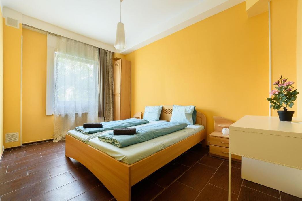 Downtown Buda Homes Relax Budapest Bagian luar foto